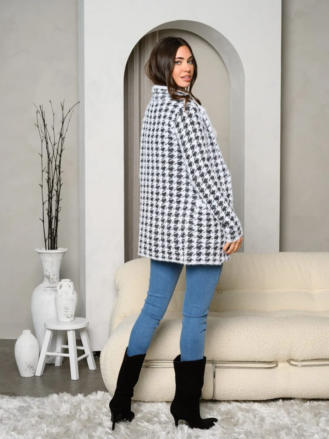WOMEN'S LONG SLEEVE BUTTON UP FUZZY FRONT POCKETS CARDIGAN