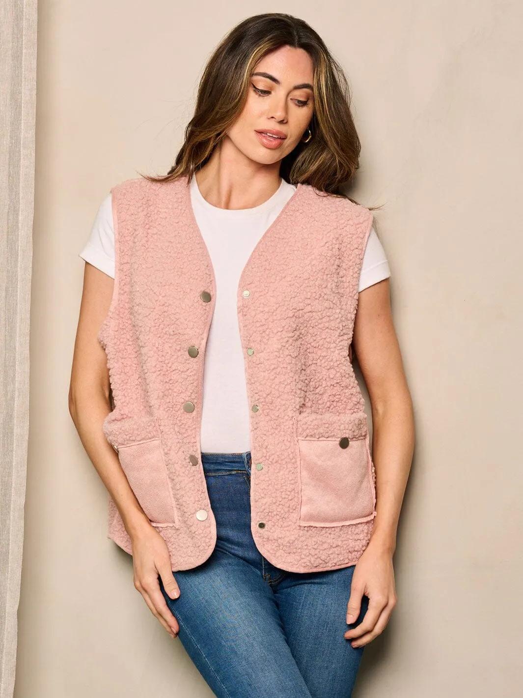 WOMEN'S SLEEVELESS BUTTON UP POCKETS SHERPA VEST
